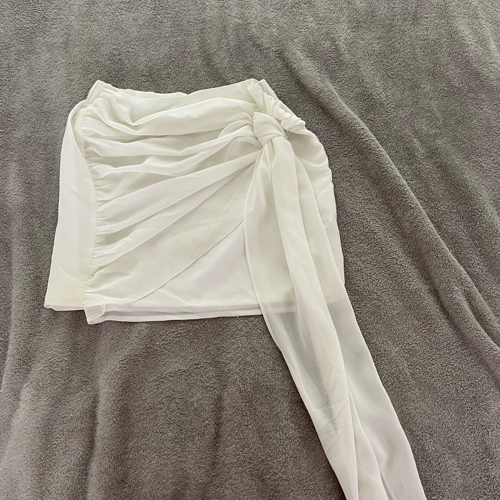 White skirt ( Forever 21)